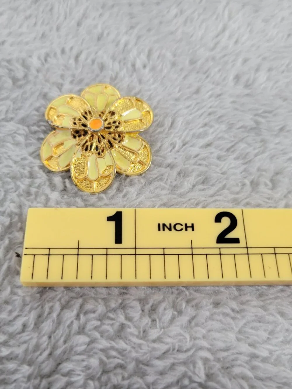 Vintage Style Yellow Enamel Flower Brooch Gold Tone Filigree Floral Pin P8E